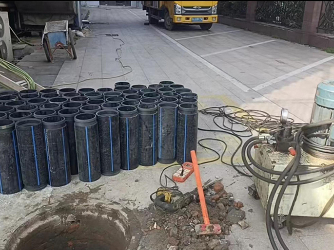 玛沁PE置换管厂家 DN315置换管 非开挖管短管置换